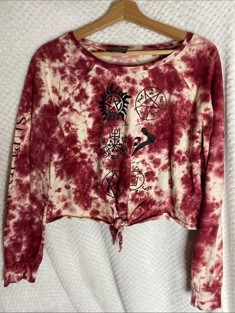 Hot Topic Supernatural Tie-Dye Red Cropped Long-Sleeve Graphic Tee Top